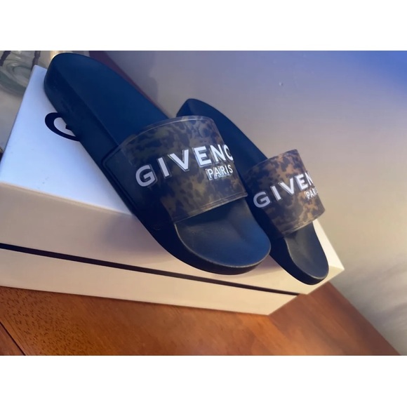 Authentic Givenchy tortoise pool slides - Picture 4 of 5